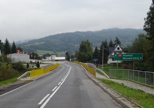 Prace remontowe i porządkowe na drodze krajowej 28. Kłopoty z przejazdem w kilku miejscach