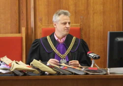 Sąd zwrócił IPN-owi akt oskarżenia w sprawie milicjantów - do uzupełnienia