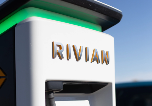 Rivian daje drugie życie bateriom z elektryków. Powstał magazyn energii