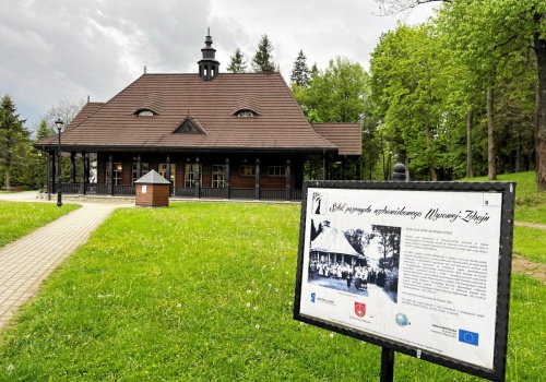 W Krynicy-Zdroju tłumy, a tutaj? Cisza, spokój i sielskie widoki. To uzdrowisko warto odwiedzić