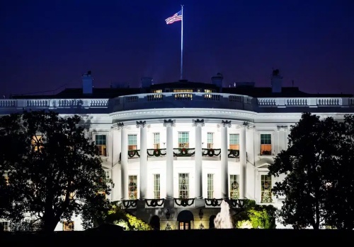 Trump uderza w Anthropic. Biały Dom ratuje system finansowy przed modelem Mythos!