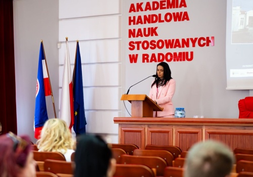 Społeczeństwo przyszłości - Konferencja na AHNS