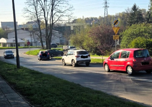 Kolejki do myjni blokują ul. Aleksandry. Będą kontrole policji