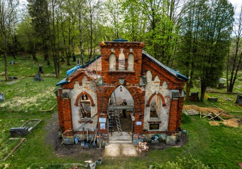 Kradzież na terenie cmentarza w Karwinie-Meksyku. Stowarzyszenie Olza Pro apeluje o pomoc