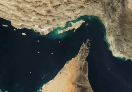 Rośnie napięcie w cieśninie Ormuz. Iran otworzył ogień