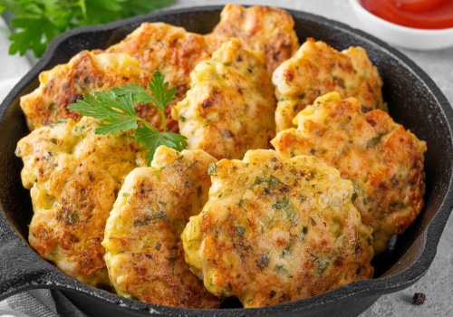 Te kotlety z kurczaka wychodzą obłędnie soczyste. Sekret tkwi w jednym dodatku