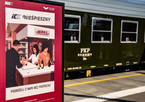 Z Warszawy wyruszył pociąg Nieśpieszny. Długa podróż nim ma przypominać stare czasy. Szczegóły