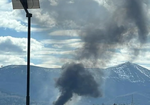 Pożar na składowisku odpadów w Kostrzyca. Płoną opony i gabaryty. Kłęby dymu nad regionem.