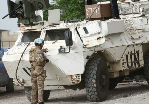 Wrze w Libanie. Zginął francuski żołnierz, Izrael ustanowił 