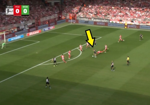 Dostał piłkę w okolicy środka boiska. Tylko spójrz, co zrobił później