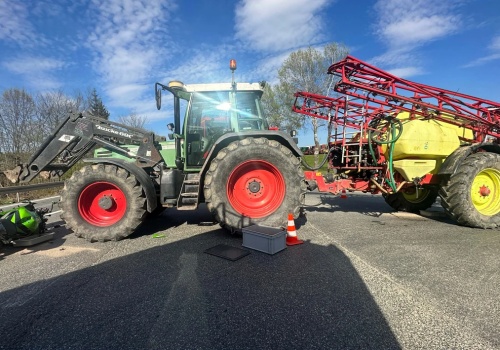 Przyłęk - zderzenie ciągnika z motocyklem na DK8