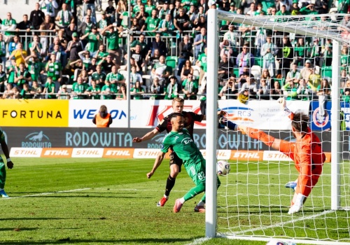 Radomiak uciekł spod topora! Zieloni pokazali charakter, odrobili straty i pokonali Widzewa!