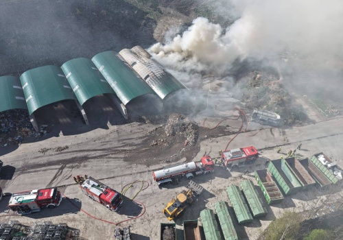 Pożar na składowisku odpadów w Kostrzycy