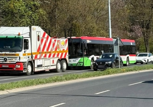 Nowoczesne autobusy w Lublinie. Jeden z nich już został zholowany do zajezdni