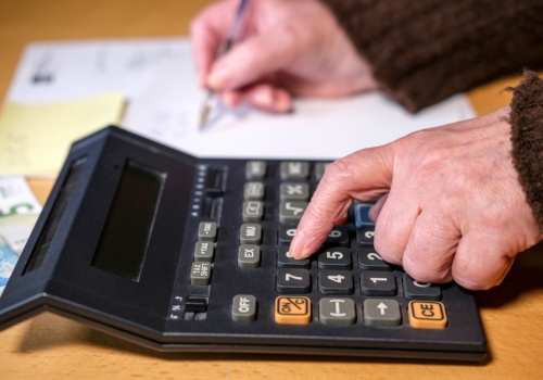 Ten limit przekreśla szanse emeryta na kredyt. Bank mówi stanowcze 