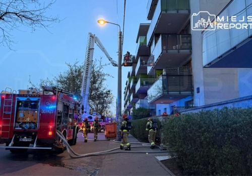 Pożar mieszkania na Bemowie. Spłonął jeden z pokoi