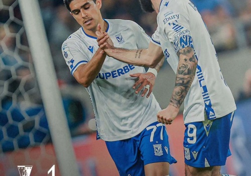 Piłka nożna: Lech Poznań – Pogoń Szczecin 2:1. Kolejorz wygrywa po trudnej końcówce w Ekstraklasie