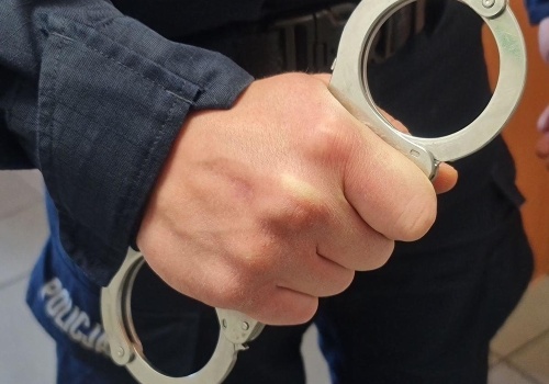 Wpadł przez… zakup narzędzi. 51-latek zatrzymany po włamaniu na plac budowy