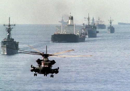 „Do abordażu irańskich tankowców”. Ponowna blokada cieśniny, US Navy zapowiada polowanie na morzach