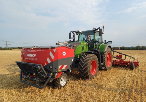 10 tys. zł na rękę? Tyle może zarobić operator ciągnika w Polsce