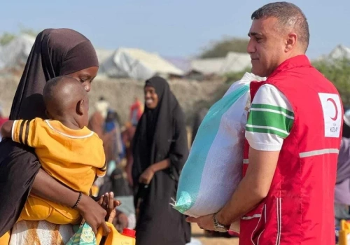 W „kraju głodu, biedy i piratów” odkryto złoża. Z wdzięczności podzieli się zyskami