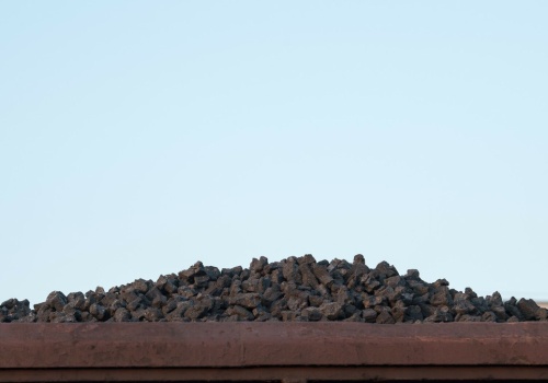 Węgiel ze składu przez internet. Jak kupić opał?