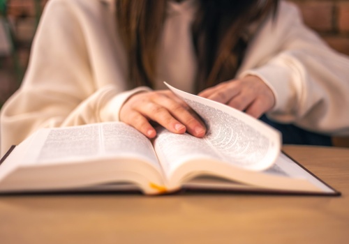 Niedziela Biblijna. 'Formacja sumienia dokonuje się w środowisku biblijnym’