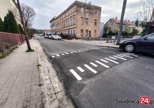 Tołstoja po remoncie. „Przez spowalniacze można uszkodzić samochód”