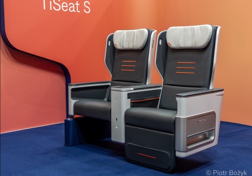 Expliseat wchodzi na rynek USA i prezentuje nowy fotel premium TiSeat S