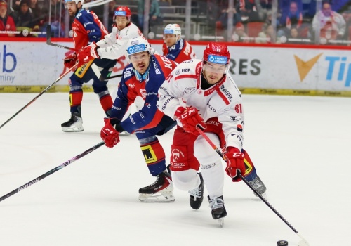 Oceláři prowadzili, ale pierwszy finał padł łupem Dynama