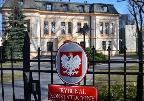 Sprawa Trybunału Konstytucyjnego mocno dzieli Polaków. Nowy sondaż