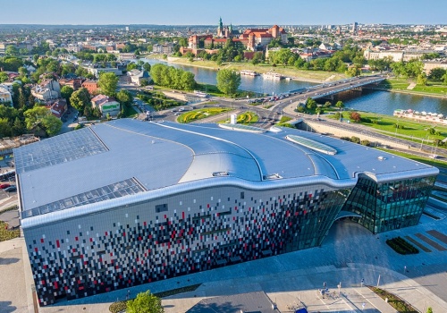 Barbara Nowak grzmi o zlocie „satanistów” w ICE Kraków. „To zwykły fake news”