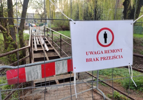 Utrudnienia w Parku Zaczarowanej Dorożki. Remont kładki już trwa