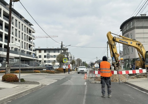 Brak ronda na Kobierzyńskiej i Lubostroń generuje koszty. Ile miasto traci przez opóźnienia?