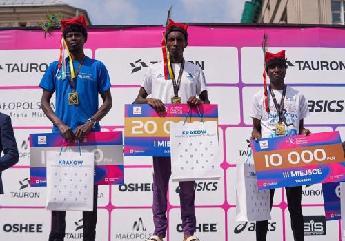 Tłumy na starcie, zero sensacji na mecie. Kenijczycy rozbili Cracovia Maraton 2026