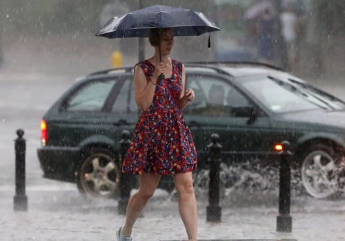 Pogodowy alert dla zachodnich regionów Polski. Dziś może lać jak z cebra
