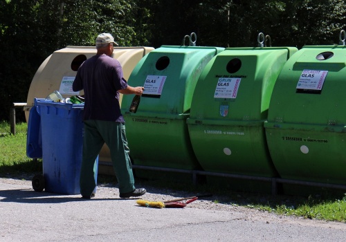 Tysiące Polaków płacą niesłusznie podwojone opłaty za śmieci. NSA właśnie pokazał, jak się bronić