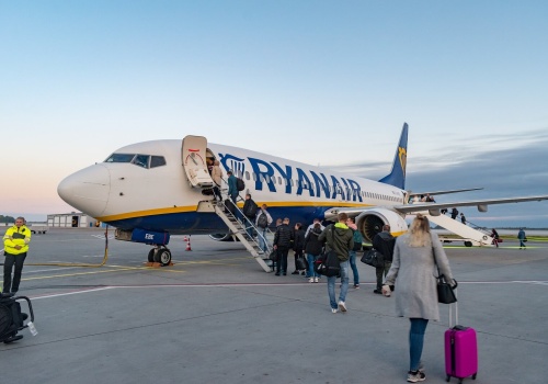 Większy bagaż podręczny oznacza droższe bilety w Ryanair i EasyJet?