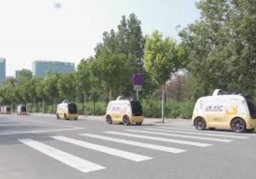 Paczka podjeżdża sama. W Chinach dostawy bez kierowcy stają się codziennością