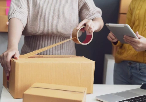 Rewolucja w e-commerce: Paczkonauta AI sam wybierze najtańszego kuriera