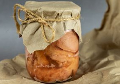 Upycham kotlety w słoiku i odstawiam. Kiedy nie mam czasu na gotowanie, wystarczy je odgrzać