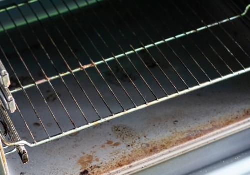 Zapuszczony piekarnik da się odratować. Wystarczy ten tani proszek