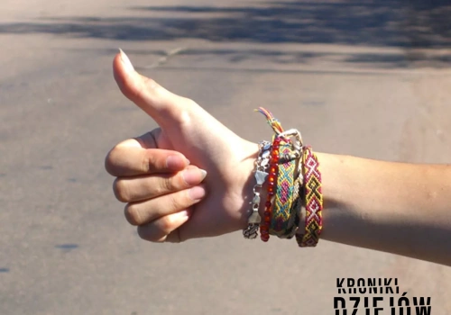 Wsiadła do niebieskiego vana. Przez siedem lat żyła zamknięta w drewnianej skrzynce