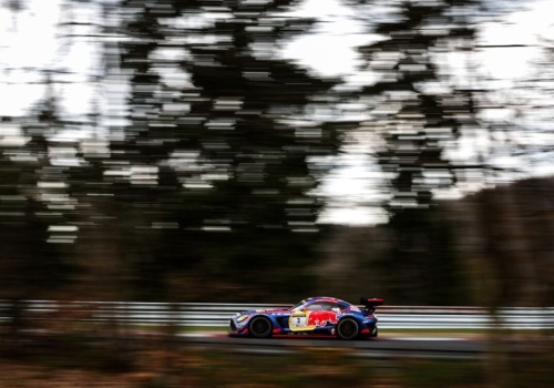 Uszkodzenia splittera zaprzepaściły szansę na zwycięstwo Maxa Verstappena