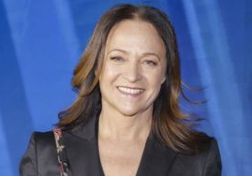 Postawiła na minimalistyczną elegancję. Kolor to nie przypadek