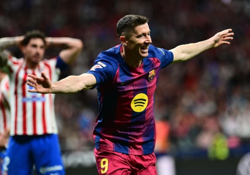 Taką ofertę Lewandowski dostał od Barcelony. 