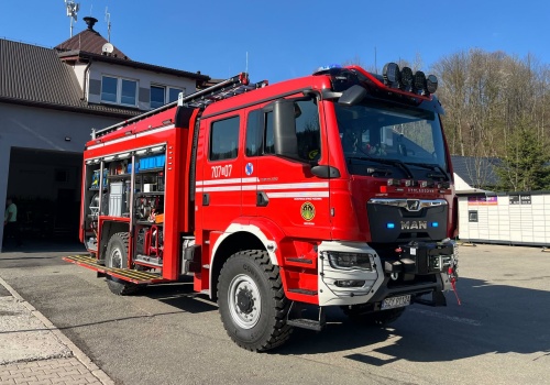 Strażacy z OSP Krzyżowa mają nowy samochód