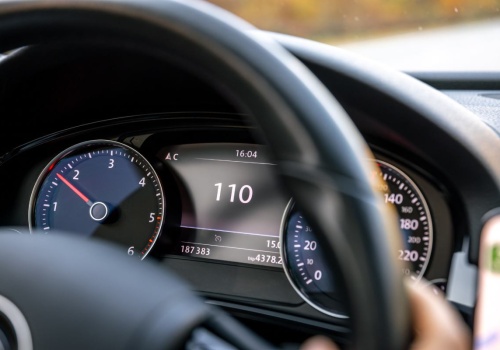 1500 zł i 15 punktów karnych. Ten błąd na drodze wciąż kosztuje najwięcej