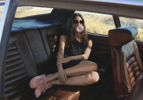 Louis Vuitton sięga po Citroëna SM. Ikona francuskiej motoryzacji pojawiła się w nowej kampanii marki