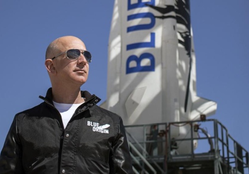 Gwiezdne Wojny w USA. Bezos dogania Muska. Historyczny lot i lądowanie